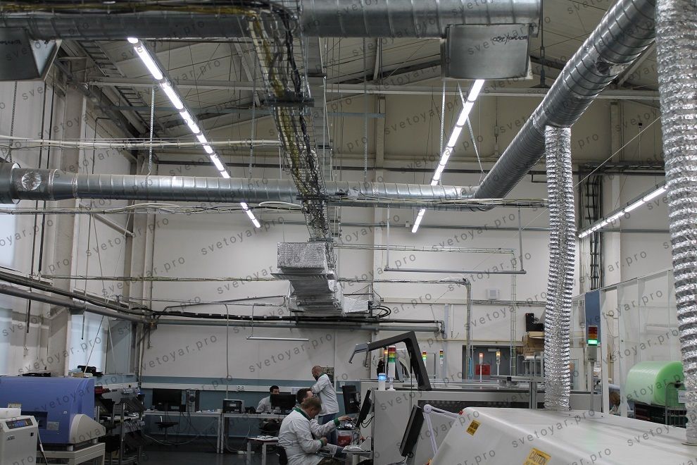 Освещение цеха электронного производства